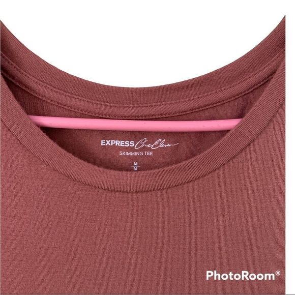 Express one eleven Skimming Tee EUC - Picture 2 of 3
